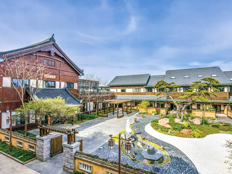 Wooden Structure Guesthouses Near Slender West Lake in Yangzhou